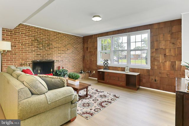 $790,000 | 10714 Almond Street, Fairfax, VA 22032