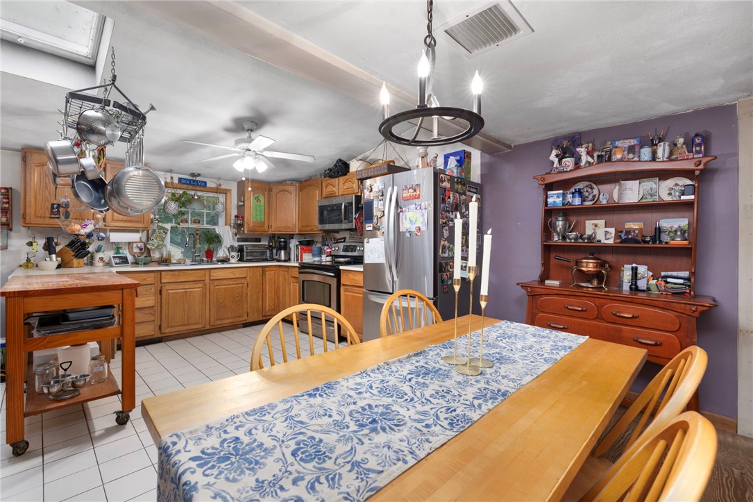29 Weaver Road Johnston, RI 02919 - Photo 5 of 17