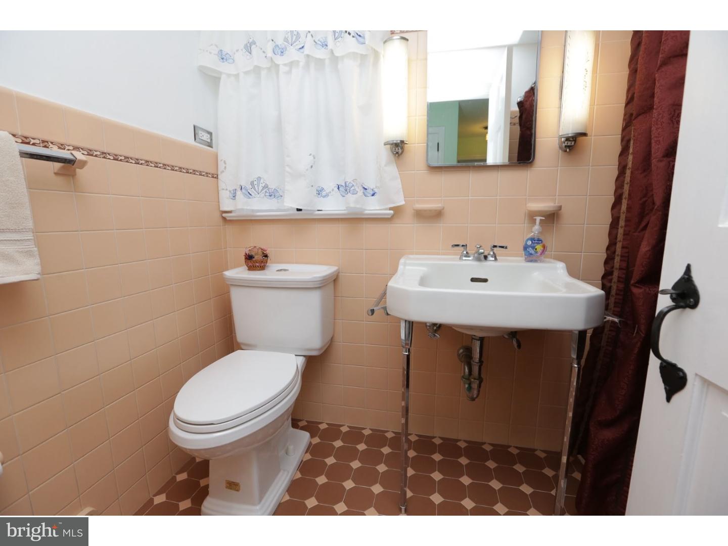 214 Kent Road Wyncote, PA 19095 - Photo 12 of 25