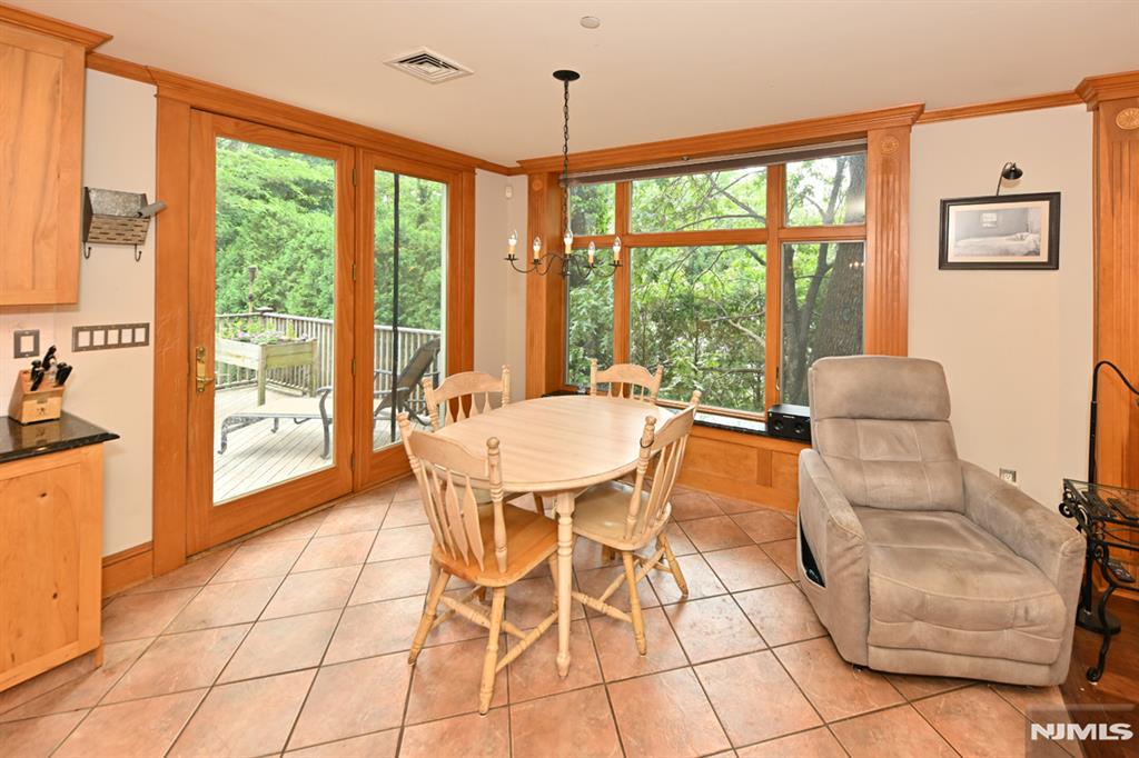 8 Myrtle Street Montvale, NJ 07645 - Photo 16 of 38