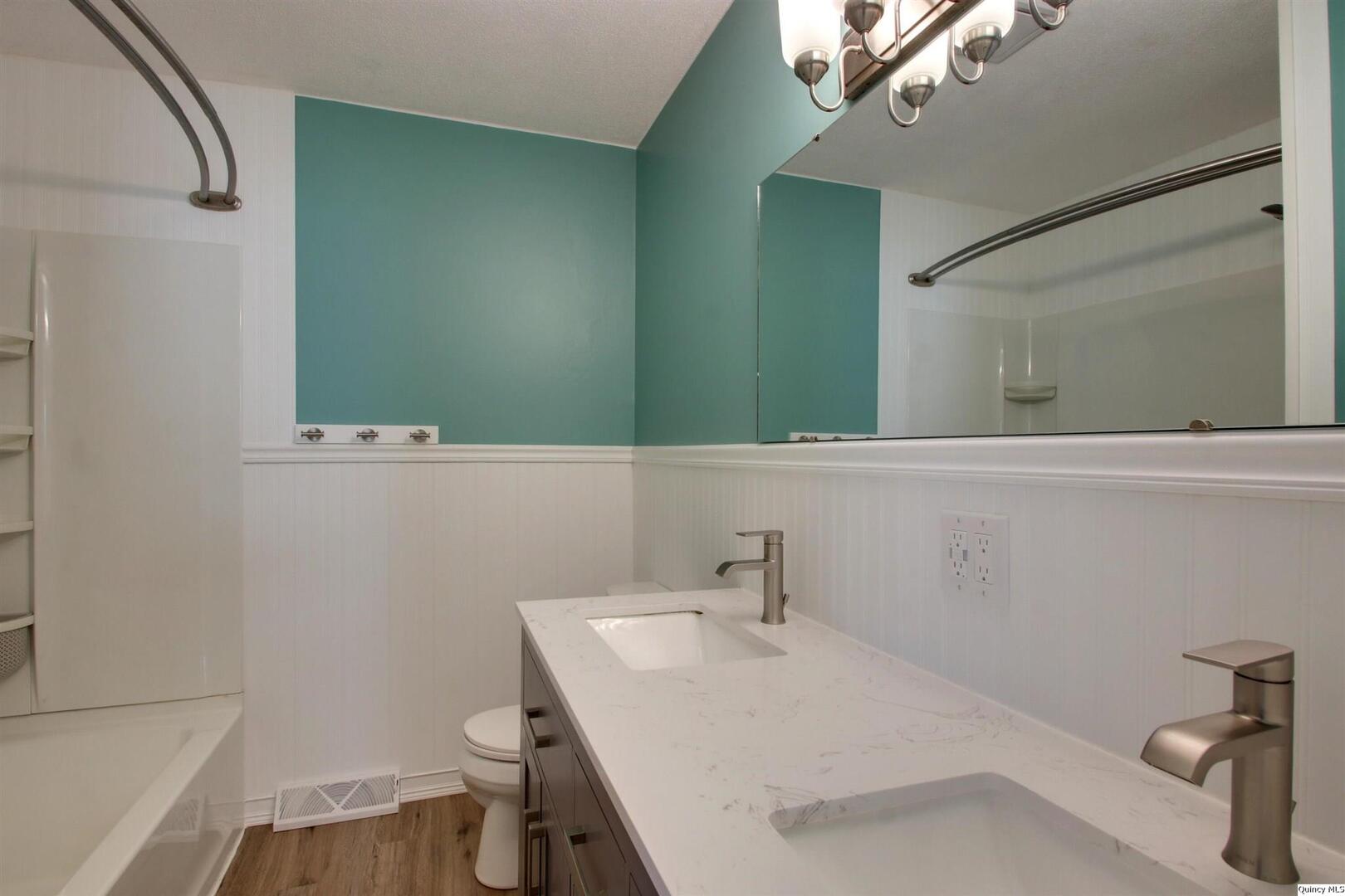 1205 Daniel Court Quincy, IL 62305 - Photo 11 of 18