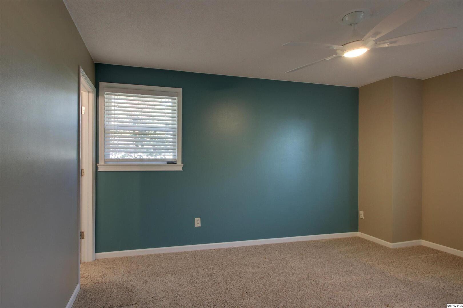 1205 Daniel Court Quincy, IL 62305 - Photo 8 of 18
