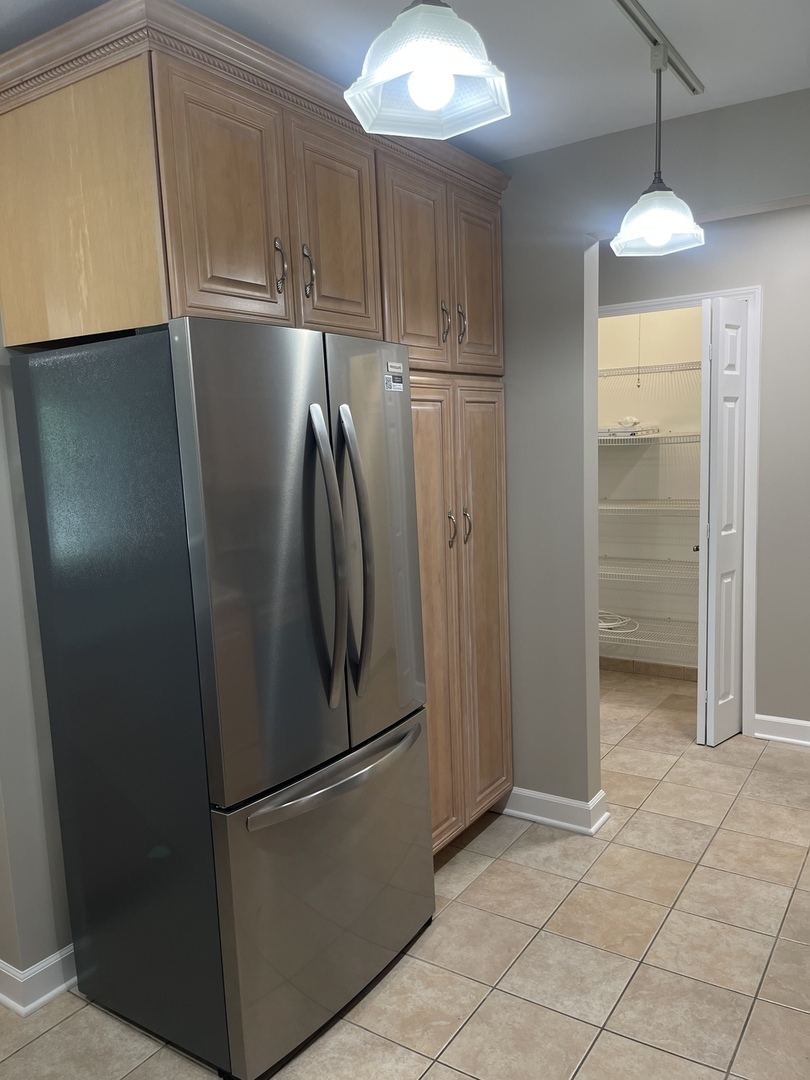 1405 East Central Road, Unit 201A Arlington Heights, IL 60005 - Photo 9 of 30