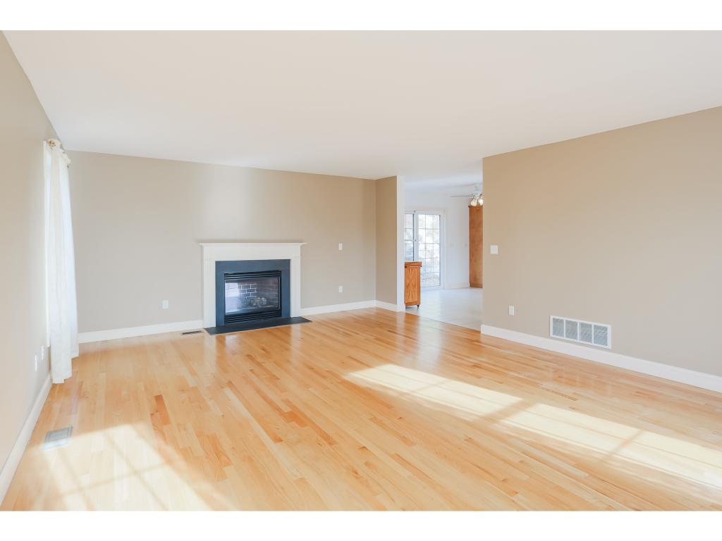 44 Monument Hill Road Pelham, NH 03076 - Photo 8 of 26