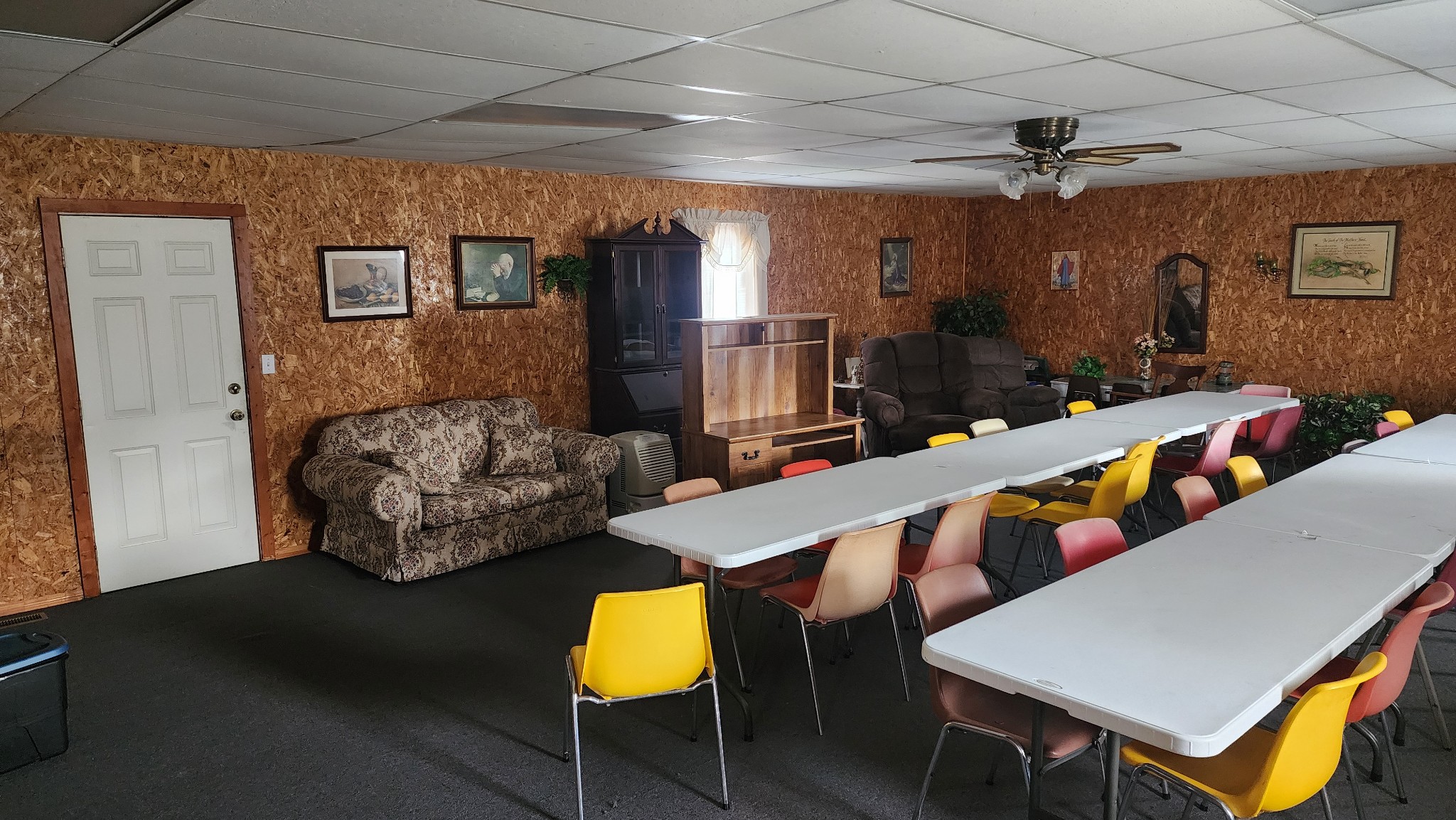 194 Allen's Chapel Road Smithville, TN 37166 - Photo 11 of 13 a living room with furniture and a table