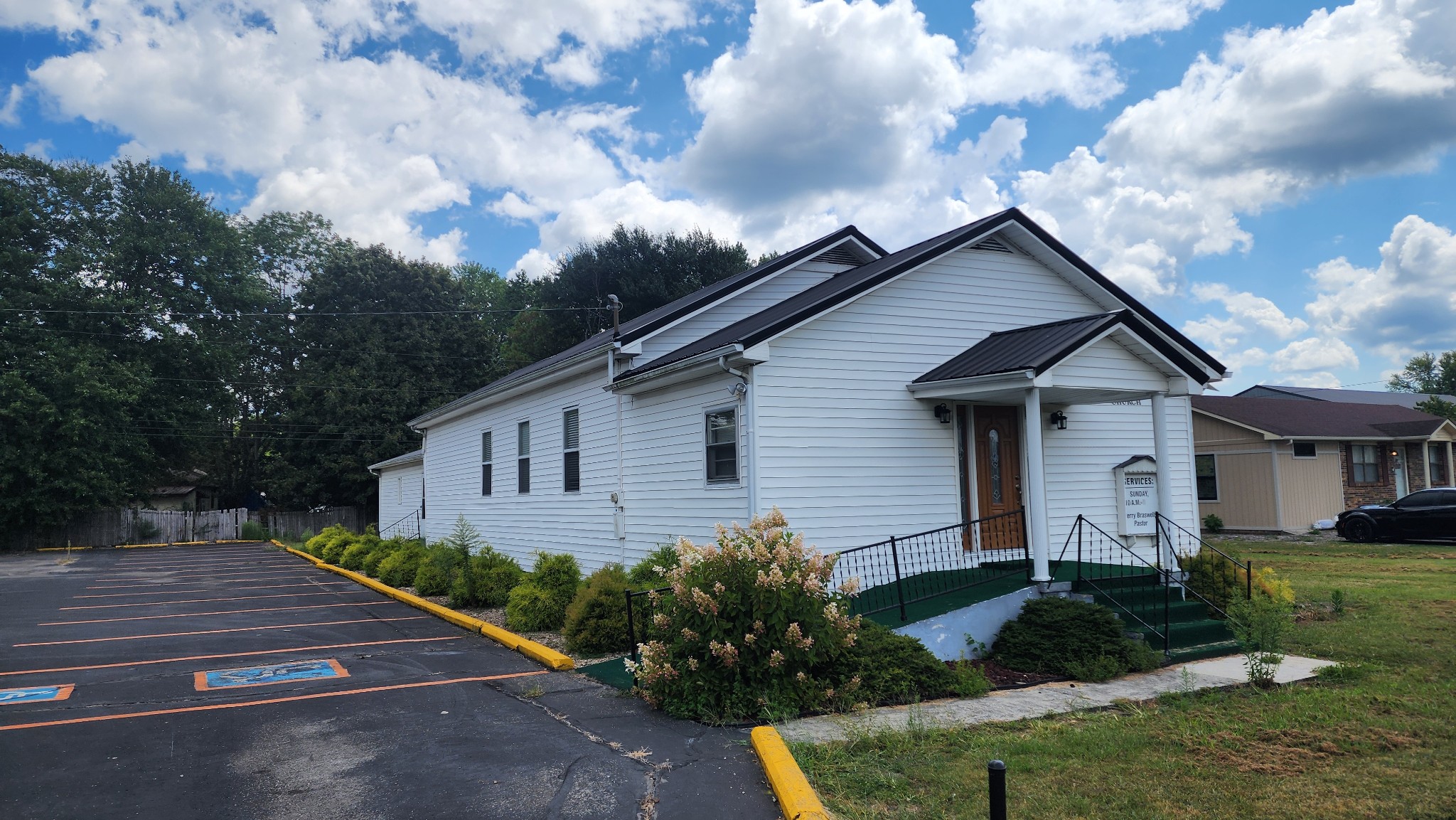 194 Allen's Chapel Road Smithville, TN 37166 - Photo 2 of 13 a front view of house with yard and green space