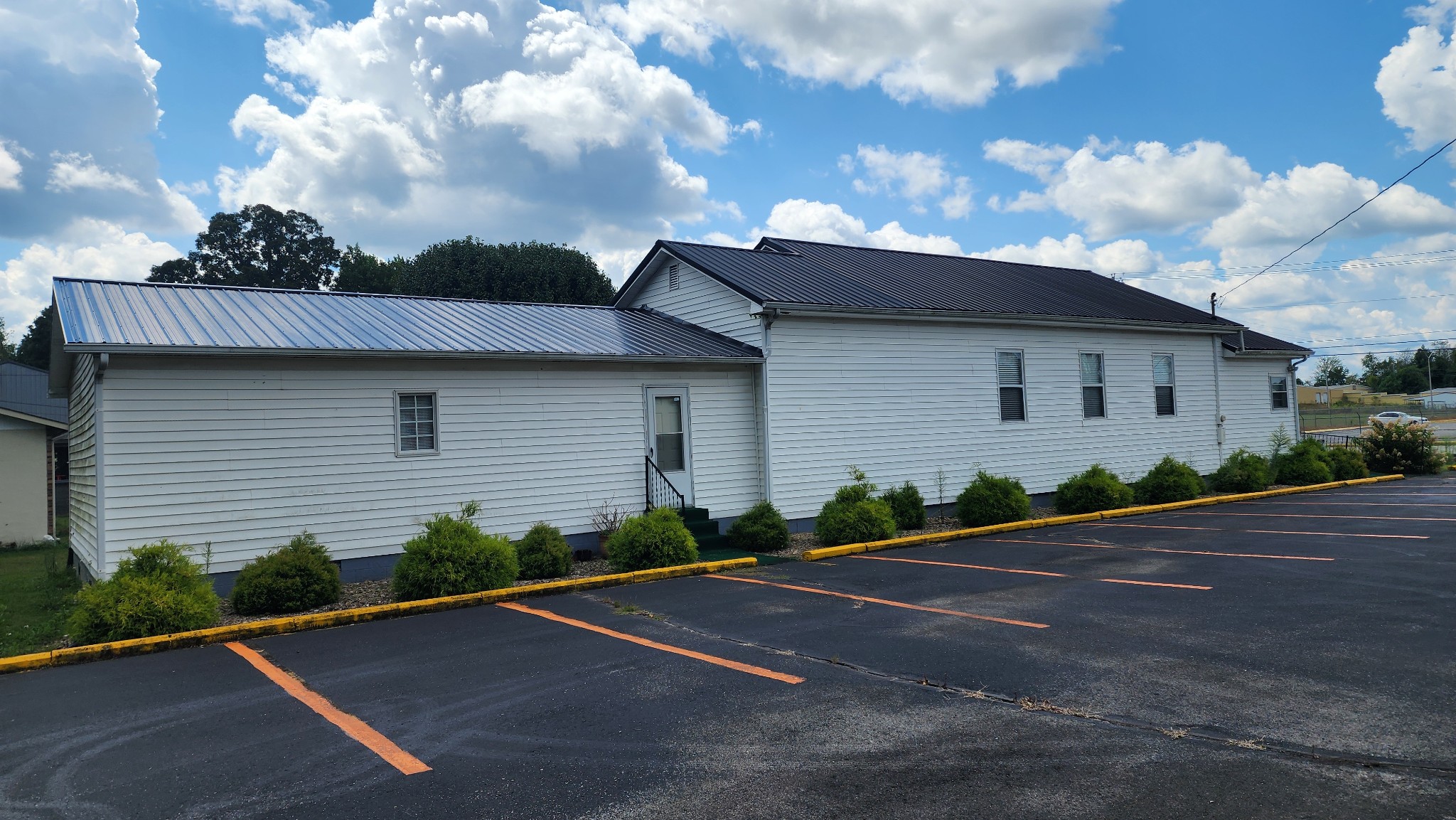 194 Allen's Chapel Road Smithville, TN 37166 - Photo 4 of 13 a view of a house with a yard