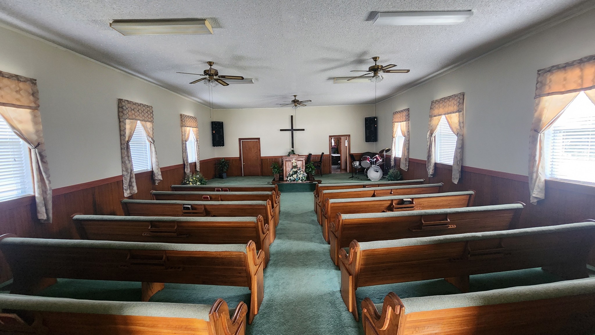 194 Allen's Chapel Road Smithville, TN 37166 - Photo 5 of 13 a living room with furniture and a chandelier