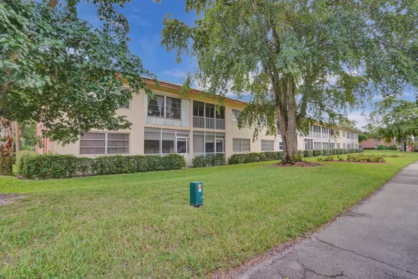 $2,300 | 1208 Bahama Bend, Unit H2, Coconut Creek, FL 33066