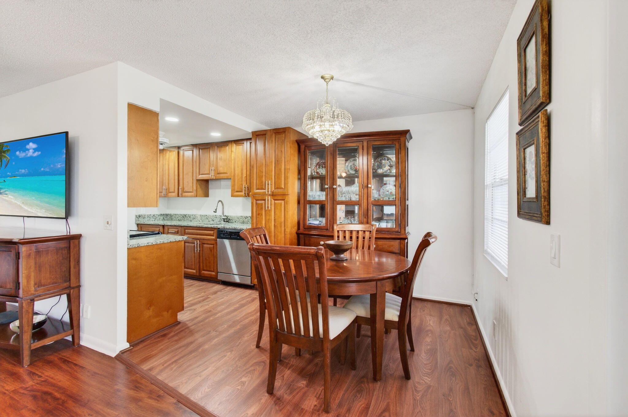 2035 Cornwall East Boca Raton, FL 33434 - Photo 3 of 105 48-web-or-mls-DSC_9755