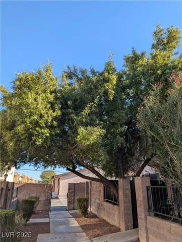 $1,296 | 4372 Caliente Street, Las Vegas, NV 89119