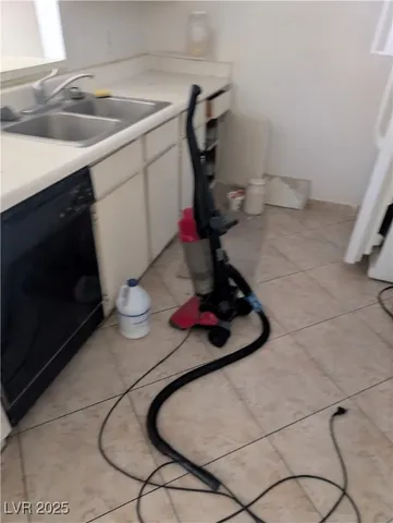 $1,296 | 4372 Caliente Street, Las Vegas, NV 89119