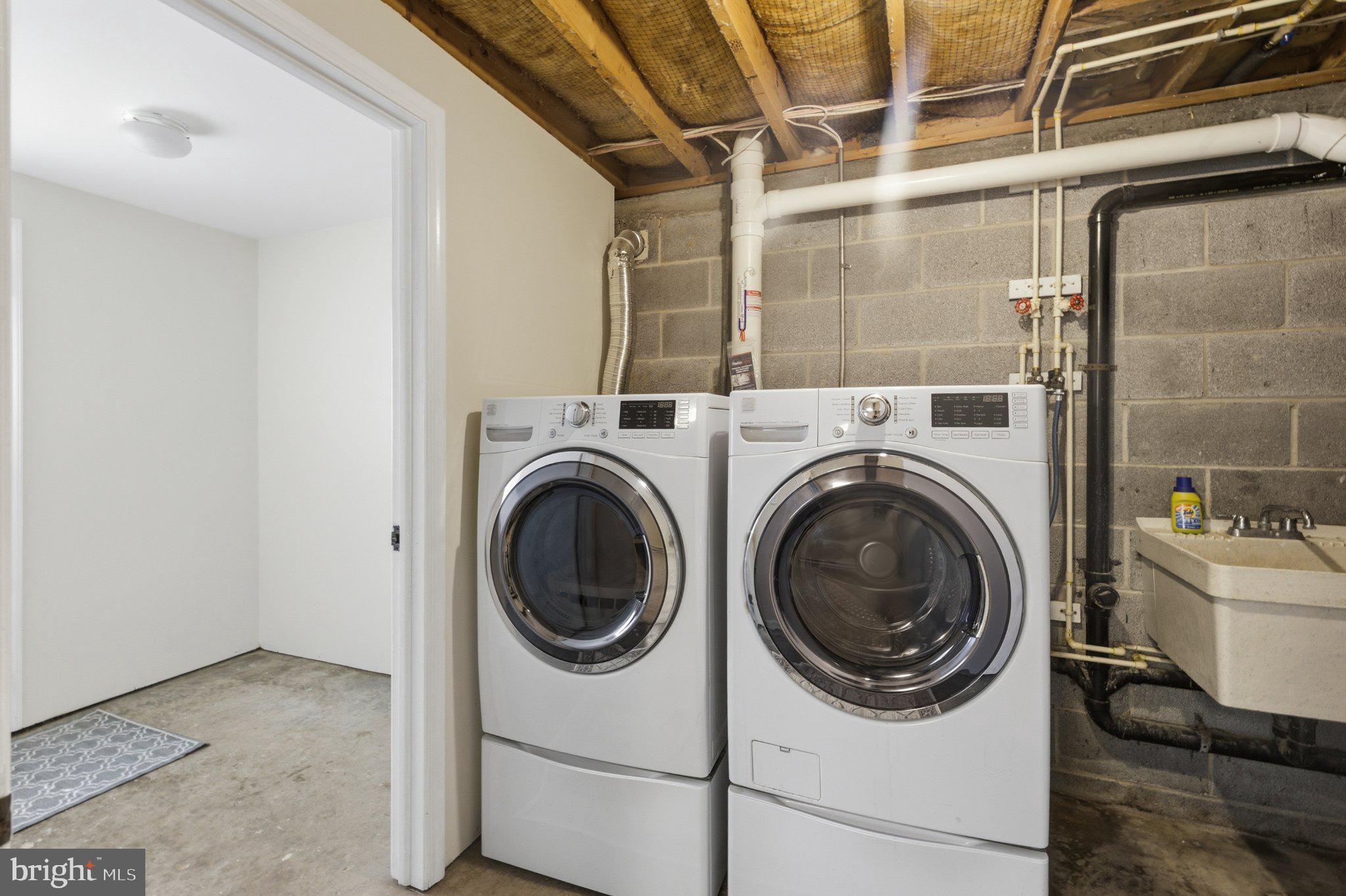 3624 Kemptown Church Road Monrovia, MD 21770 - Photo 66 of 68 Modern laundry space with sleek appliances.