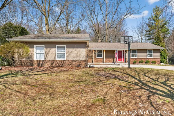 $524,900 | 16151 Terrace Road, Spring Lake, MI 49456