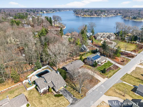 $524,900 | 16151 Terrace Road, Spring Lake, MI 49456