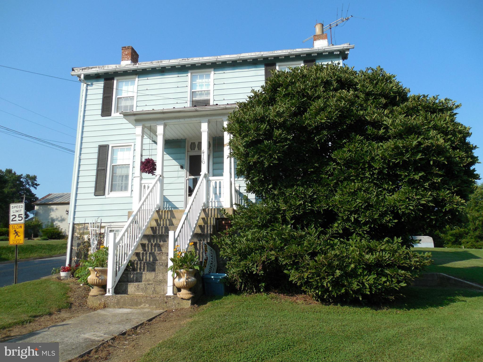 416 High Street New Windsor, MD 21776 - Photo 2 of 20 Right angle shot of home