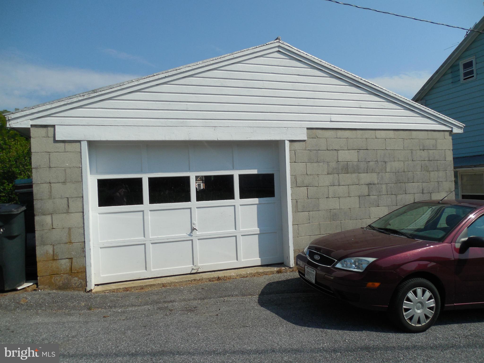 416 High Street New Windsor, MD 21776 - Photo 6 of 20 Large detached garage