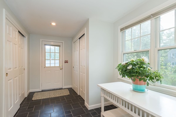 27 Elm Street Hamilton, MA 01982 - Photo 12 of 24 Gallery Image 12