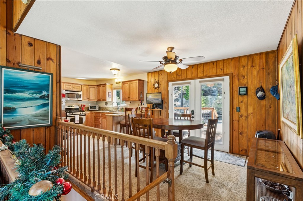 460 Pioneer Road Lake Arrowhead, CA 92352 - Photo 22 of 48 a view of a balcony
