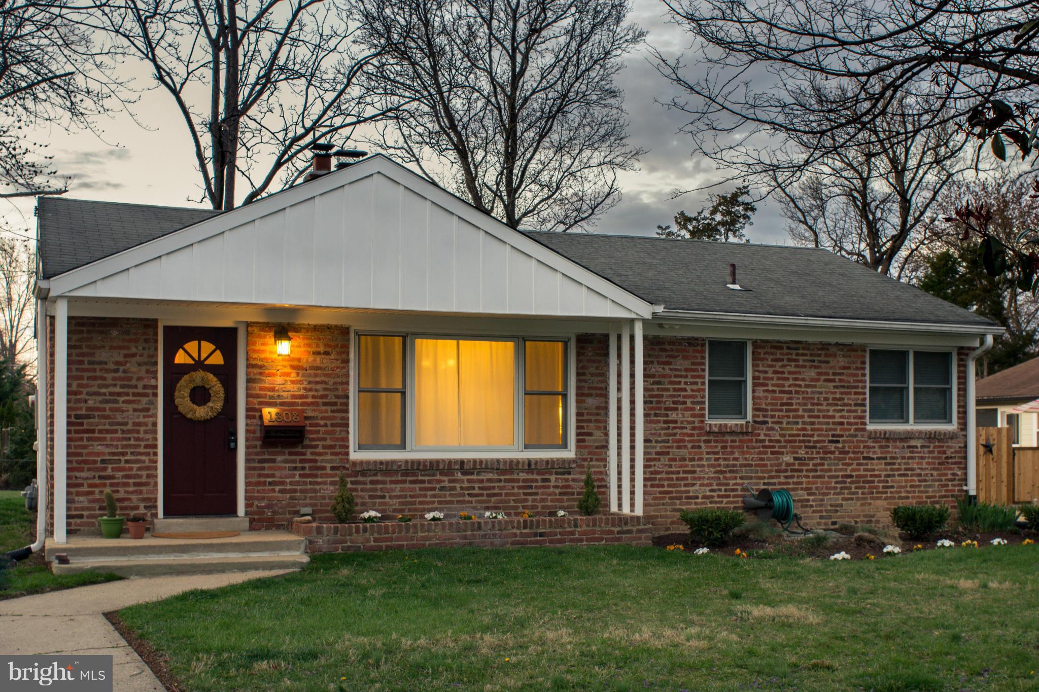 1808 Jamestown Road Alexandria, VA 22308 - Photo 2 of 30 Twilight...