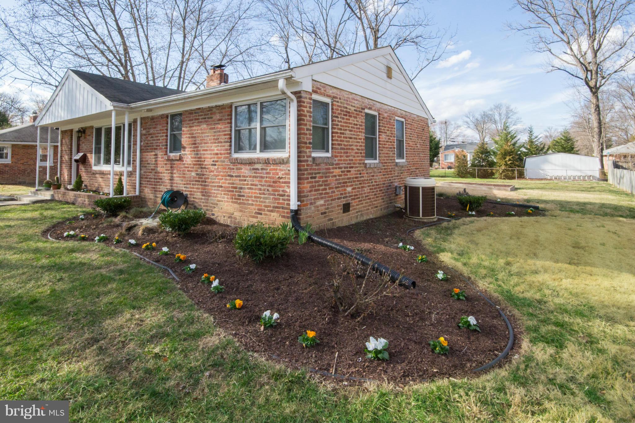 1808 Jamestown Road Alexandria, VA 22308 - Photo 3 of 30 Landscaped for Spring!