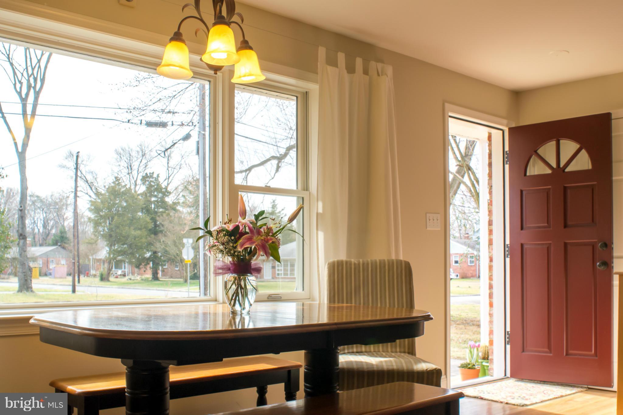 1808 Jamestown Road Alexandria, VA 22308 - Photo 6 of 30 Large picture window in Living/Dining Room.