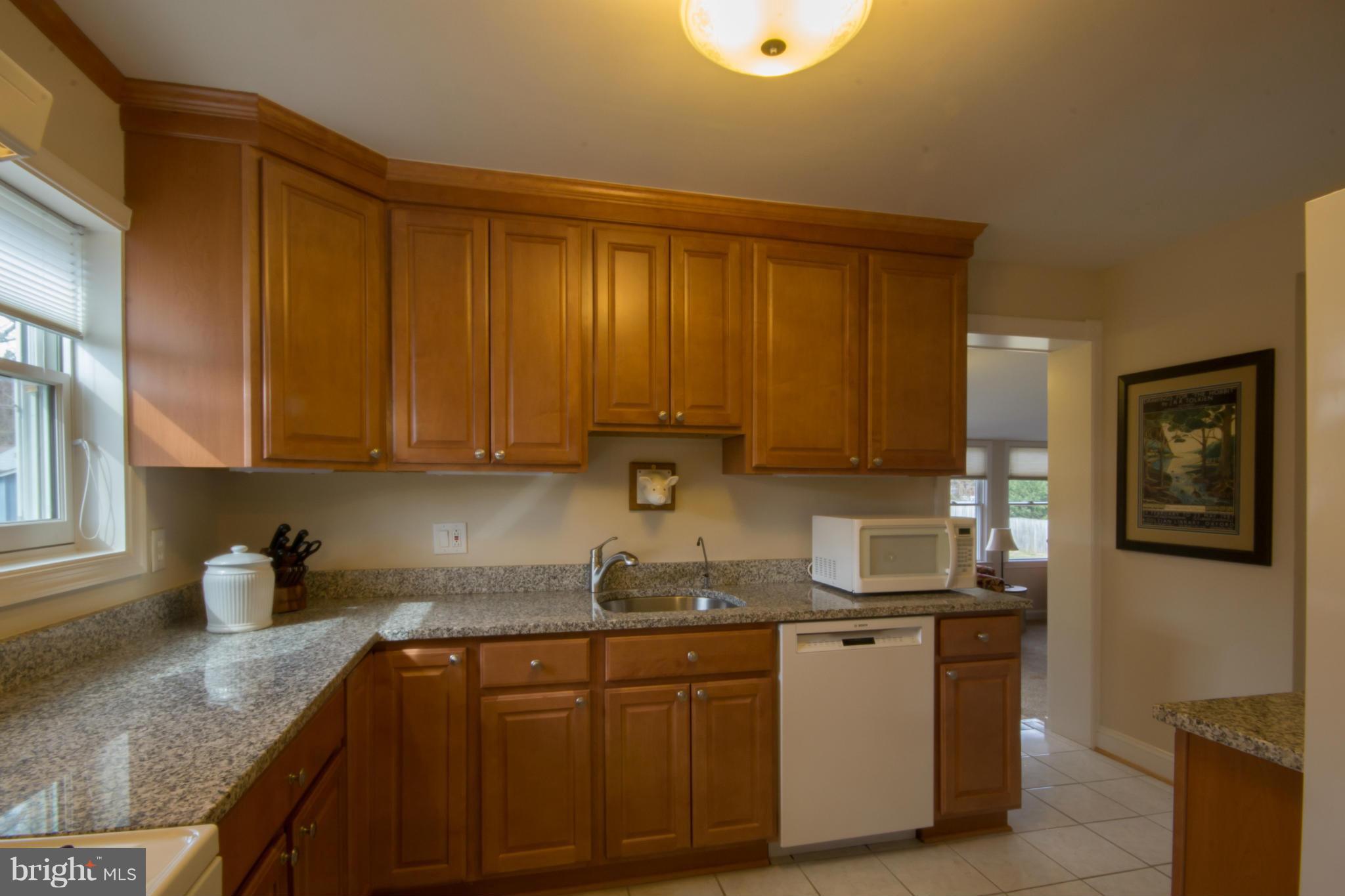1808 Jamestown Road Alexandria, VA 22308 - Photo 8 of 30 Kitchen upgraded with new appliances, tile floors