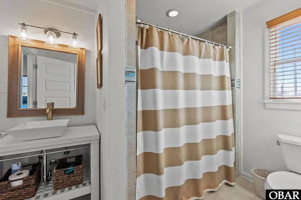$675,000 | 41490 Ocean View Drive, Avon, NC 27915