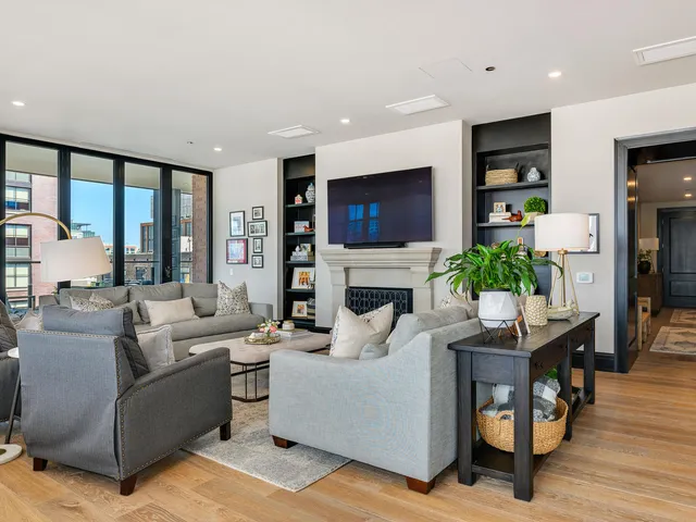 a view of a livingroom with furniture