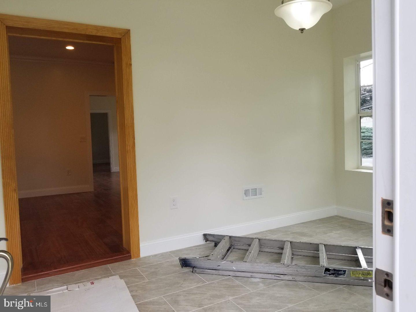 18 North Line Road Newtown Square, PA 19073 - Photo 15 of 15 Foyer