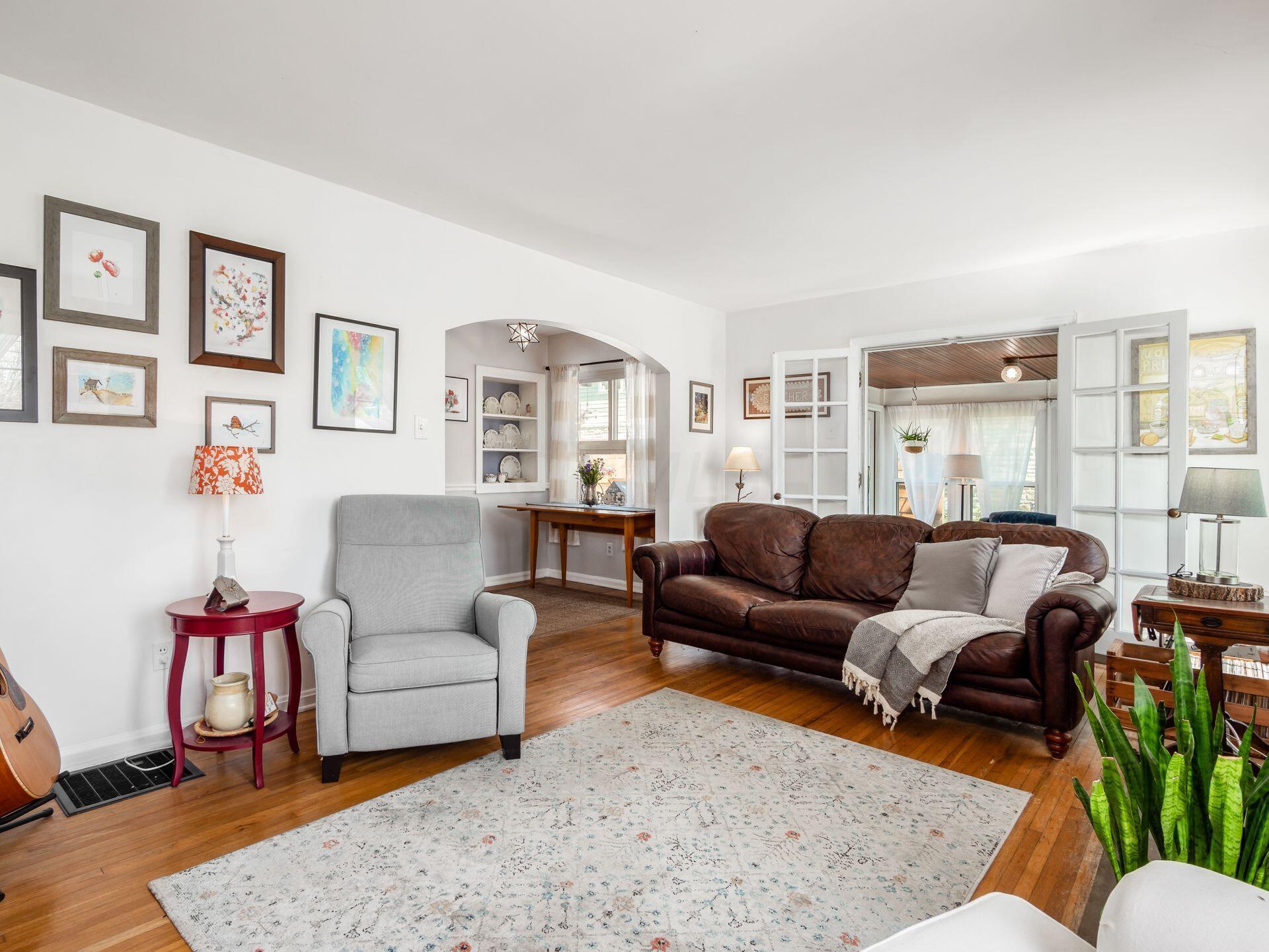 240 Carpenter Road Gahanna, OH 43230 - Photo 10 of 50 008_cba2e5_i 240 Carpenter003