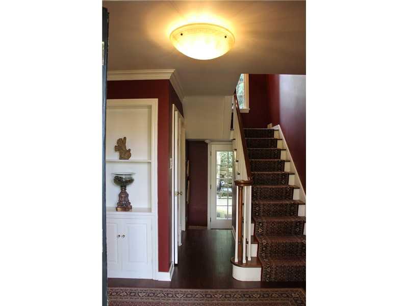 Entry/Foyer. 