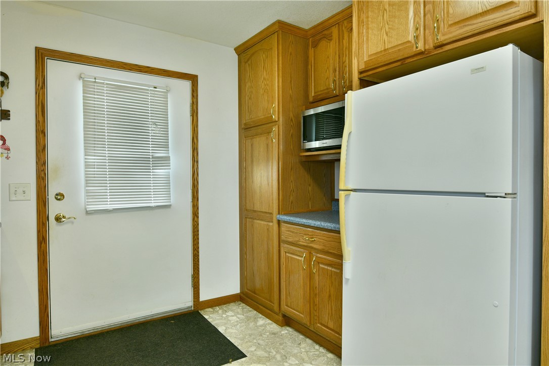 3391 Lyntz Townline Road Southwest Warren, OH 44481 - Photo 9 of 50 Gallery Image 9