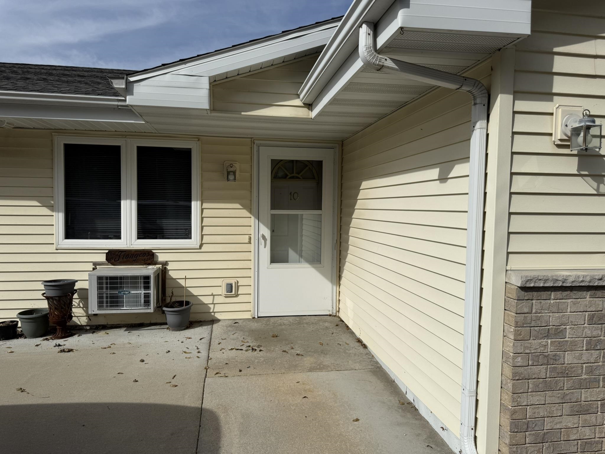 912 Monroe Street, Unit 10 Fort Atkinson, WI 53538 - Photo 2 of 11 Gallery Image 2