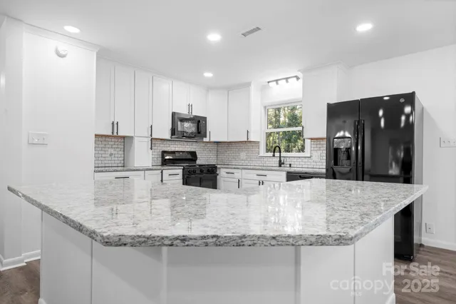 $379,900 | 1185 10th St Pl Circle Northwest, Hickory, NC 28601