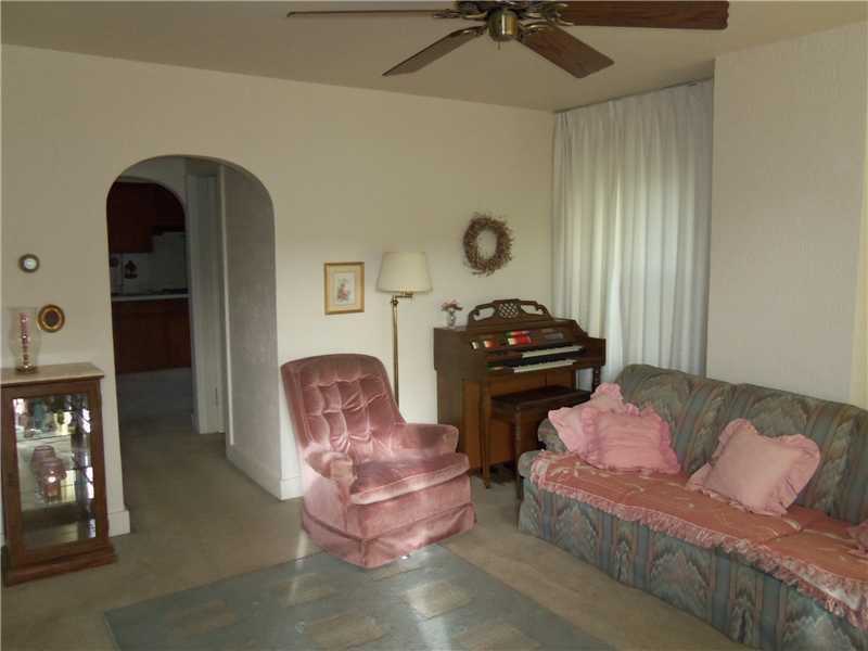 305 Rostraver Road Belle Vernon, PA 15012 - Photo 3 of 19 Living Room.