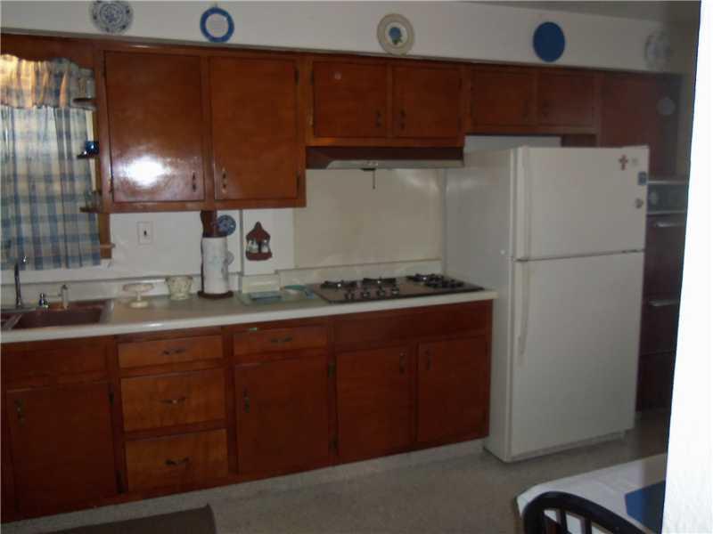 305 Rostraver Road Belle Vernon, PA 15012 - Photo 4 of 19 Kitchen.