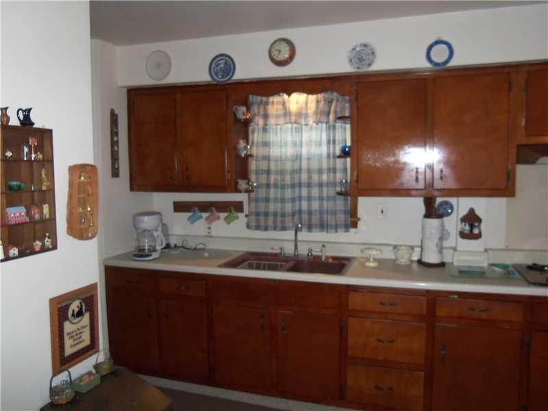 305 Rostraver Road Belle Vernon, PA 15012 - Photo 5 of 19 Kitchen.
