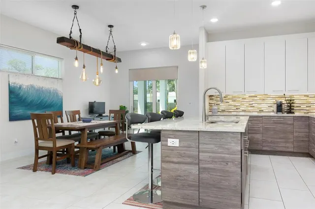 $859,000 | 2637 Bayside Drive South, St. Petersburg, FL 33705