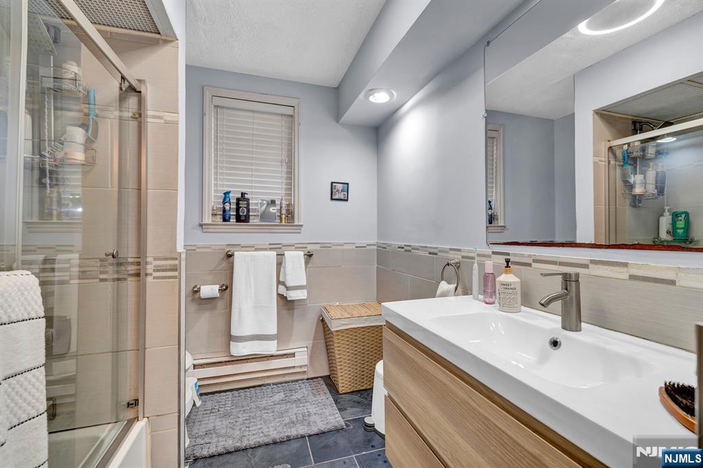 103 Houston Street Newark, NJ 07105 - Photo 9 of 29