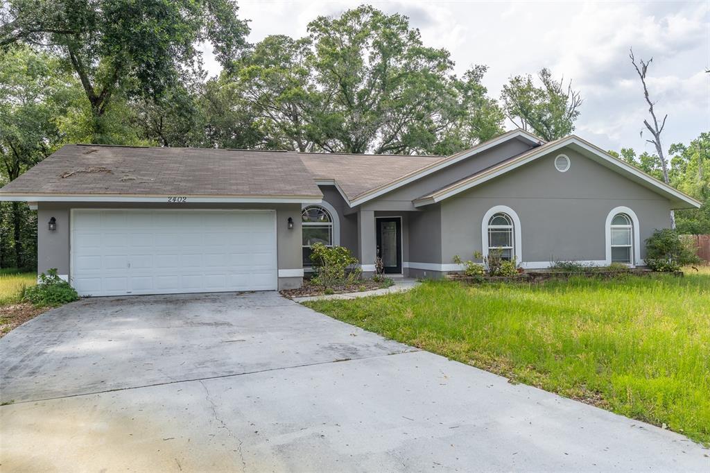 2402 Prairie Place Lutz, FL 33549 - Photo 3 of 40