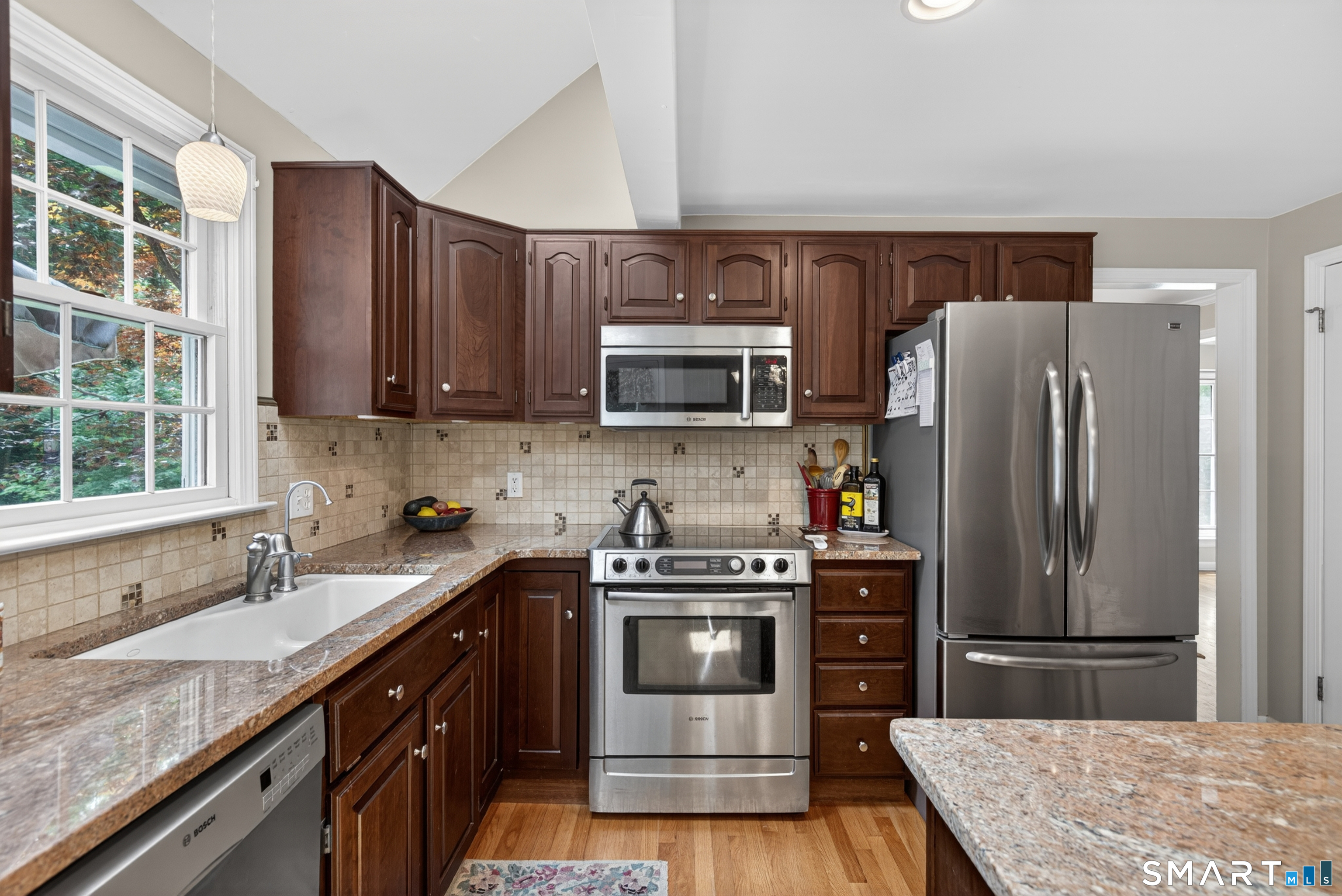 476 Summer Hill Road Madison, CT 06443 - Photo 5 of 39
