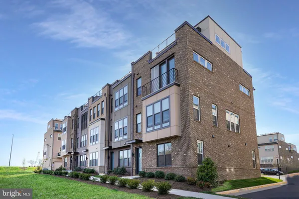 $4,500 | 14301 Beckett Glen Circle, Chantilly, VA 20151
