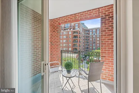 $875,000 | 12500 Park Potomac Avenue, Unit 509N, Potomac, MD 20854