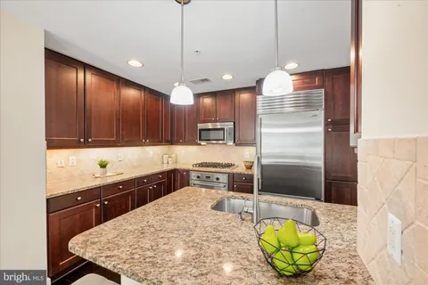 $875,000 | 12500 Park Potomac Avenue, Unit 509N, Potomac, MD 20854