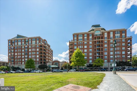 $875,000 | 12500 Park Potomac Avenue, Unit 509N, Potomac, MD 20854