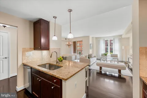 $875,000 | 12500 Park Potomac Avenue, Unit 509N, Potomac, MD 20854