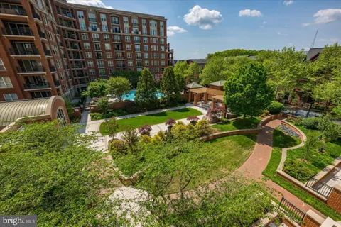 $875,000 | 12500 Park Potomac Avenue, Unit 509N, Potomac, MD 20854