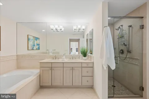 $875,000 | 12500 Park Potomac Avenue, Unit 509N, Potomac, MD 20854