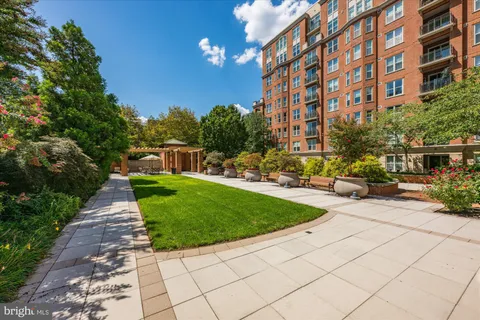 $875,000 | 12500 Park Potomac Avenue, Unit 509N, Potomac, MD 20854